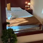 Apartment Stylish Downtown - 300m From The Gondola & Free Parking