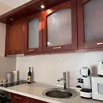 Apartment Stylish Downtown - 300m From The Gondola & Free Parking *