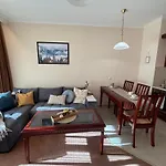 Stylish Downtown - 300m From The Gondola & Free Parking Apartment