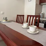 Apartment Stylish Downtown - 300m From The Gondola & Free Parking *