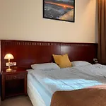 Stylish Downtown - 300m From The Gondola & Free Parking