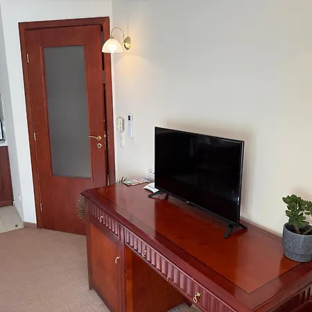 Apartment Stylish Downtown - 300m From The Gondola & Free Parking