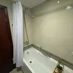 Daire Stylish Downtown - 300m From The Gondola & Free Parking