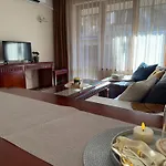 Daire Stylish Downtown - 300m From The Gondola & Free Parking Bansko