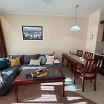 Modern Cozy Apartment - 5 Min To Gondola - Free Parking & Terrace Апартаменти