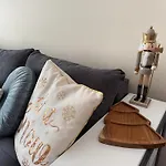 Апартаменти Modern Cozy Apartment - 5 Min To Gondola - Free Parking & Terrace