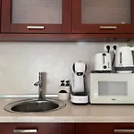 Daire Stylish Downtown - 300m From The Gondola & Free Parking *