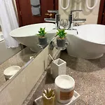 Modern Cozy Apartment - 5 Min To Gondola - Free Parking & Terrace Апартаменти