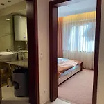 Апартаменти Modern Cozy Apartment - 5 Min To Gondola - Free Parking & Terrace Бансько