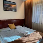 Modern Cozy Apartment - 5 Min To Gondola - Free Parking & Terrace Апартаменти