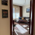 Stylish Downtown - 300m From The Gondola & Free Parking