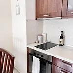 Modern Cozy - 5 Min To Gondola - Free Parking & Terrace Apartment *