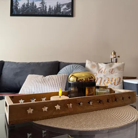 Апартамент Cozy 300m To Gondola - Free Parking