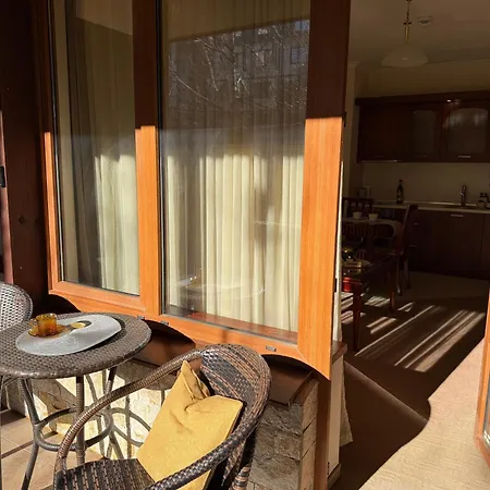 Апартамент Cozy 300m To Gondola - Free Parking *