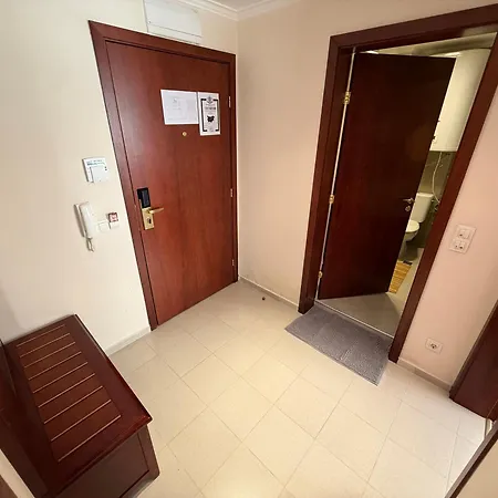 Апартамент Cozy 300m To Gondola - Free Parking