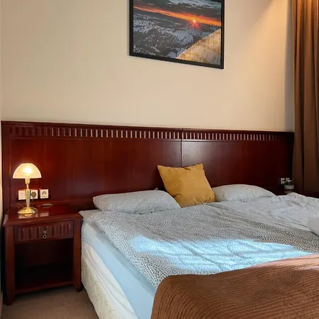 Cozy 300m To Gondola - Free Parking *