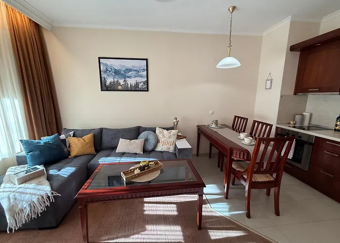 Cozy 300m To Gondola - Free Parking Apartment