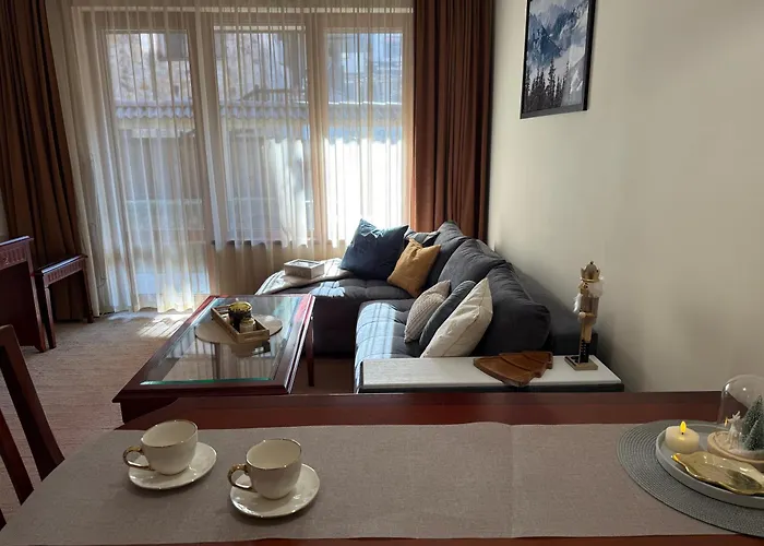 Cozy 300m To Gondola - Free Parking Apartment