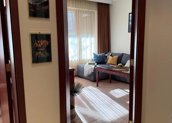 Cozy 300m To Gondola - Free Parking Apartment *