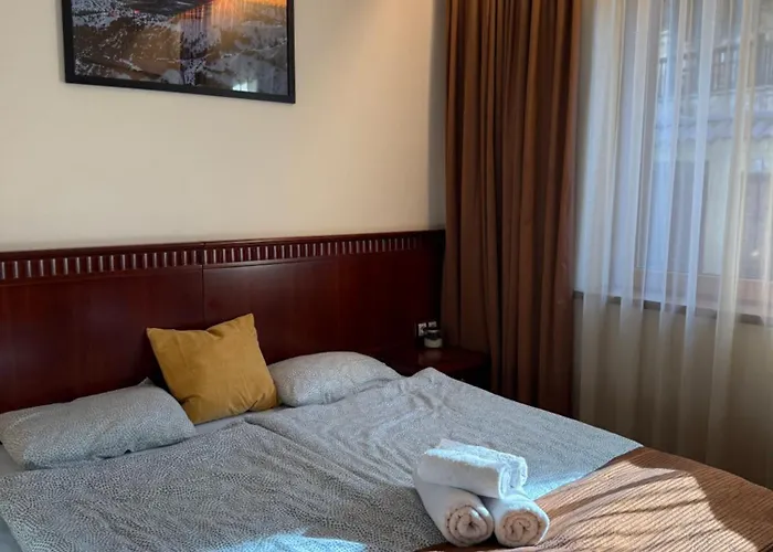 Cozy 300m To Gondola - Free Parking Apartment