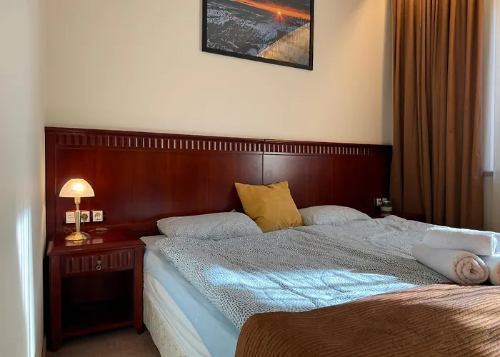 Cozy 300m To Gondola - Free Parking Apartment